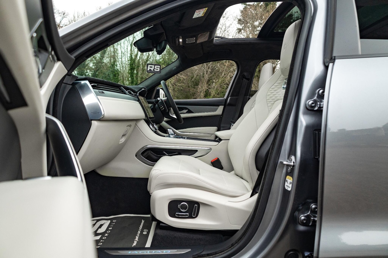 Used Jaguar F-Pace 2023 for sale - 77215455: Photo 44