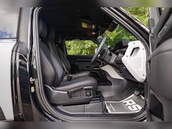 Used Land Rover Defender 90 2024 for sale - 79698227: Photo