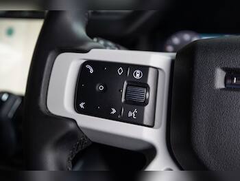 Used Land Rover Defender 90 2024 for sale - 79698227: Photo