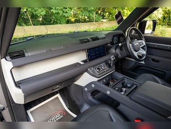 Used Land Rover Defender 110 2022 for sale - 75477994: Photo