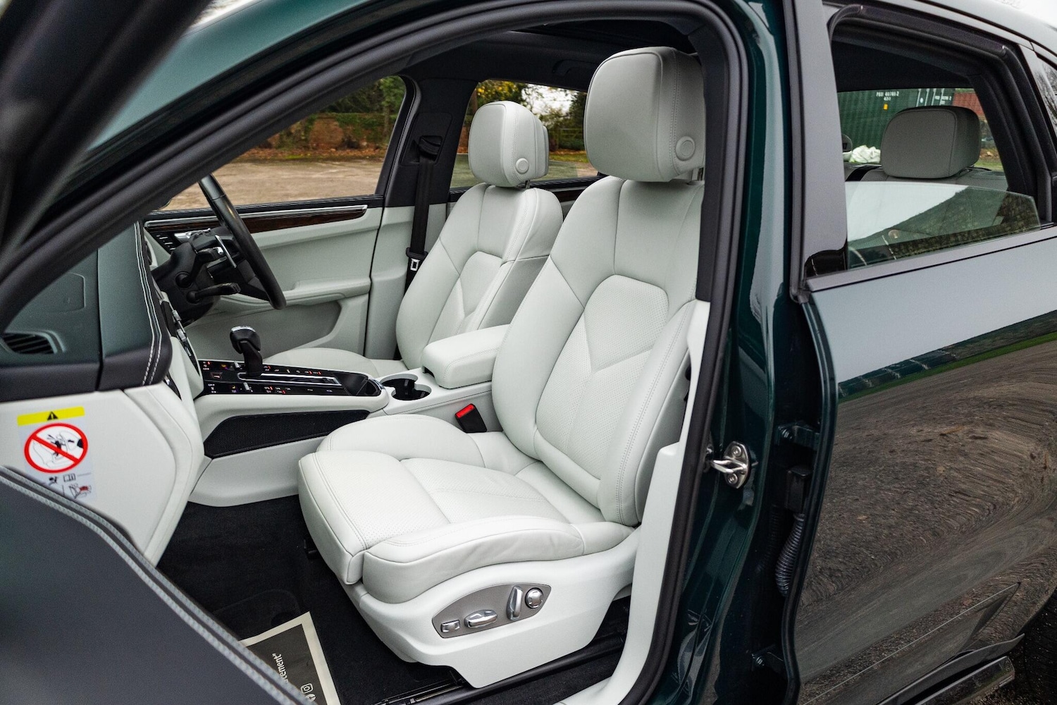 Used Porsche Macan 2022 for sale - 76952483: Photo 42