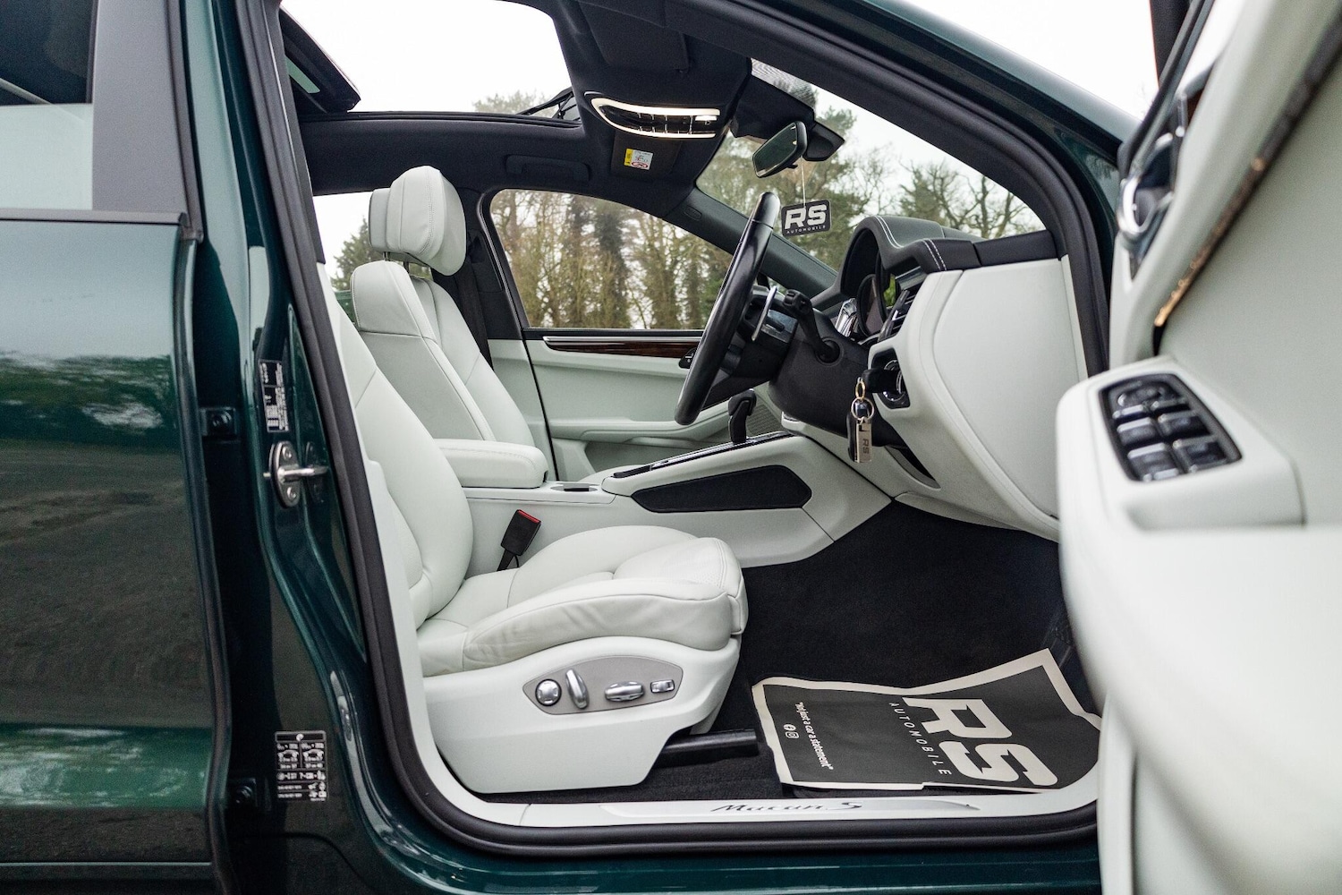 Used Porsche Macan 2022 for sale - 76952483: Photo 44