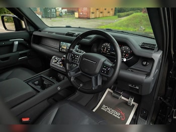 Used Land Rover Defender 110 2024 for sale - 76137564: Photo