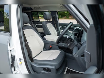 Used Land Rover Defender 2023 for sale - 79158572: Photo