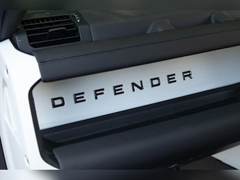Used Land Rover Defender 90 2024 for sale - 78416011: Photo