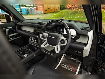 Used Land Rover Defender 110 2024 for sale - 77081968: Photo