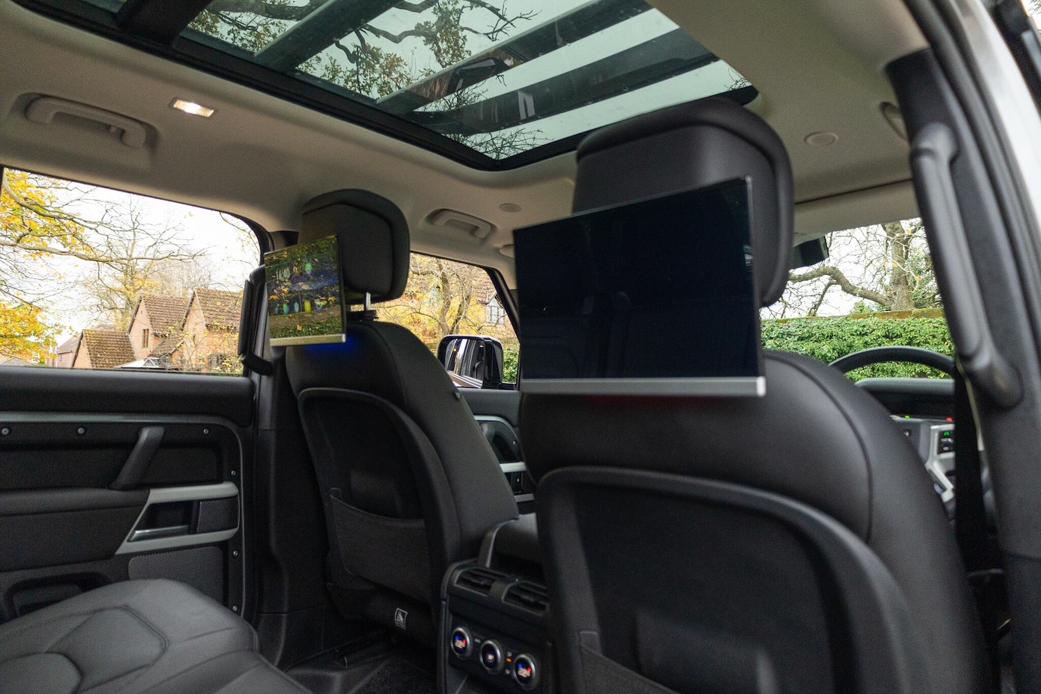 Used Land Rover Defender 110 for sale - 77081968: Photo 41