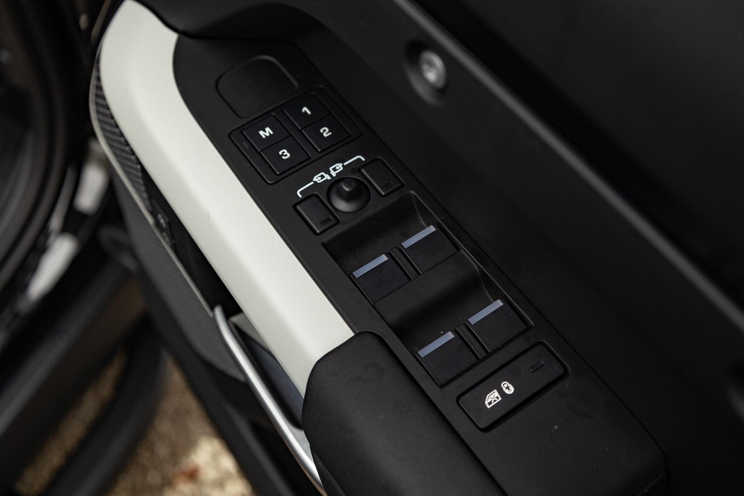 Used Land Rover Defender 110 for sale - 77081968: Photo 9