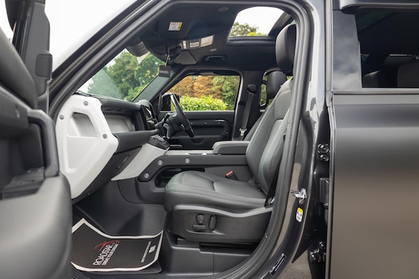 Used Land Rover Defender 110 2024 for sale - 75839070: Photo 44