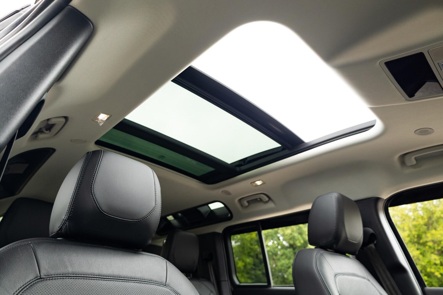 Used Land Rover Defender 110 2024 for sale - 75927014: Photo 40