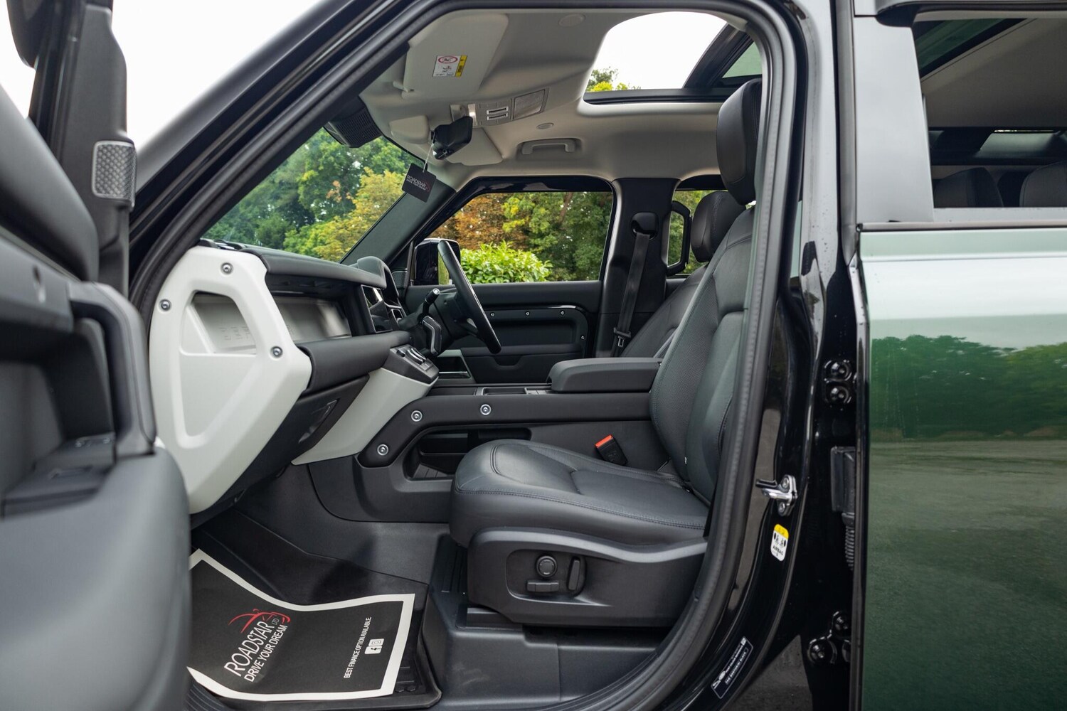 Used Land Rover Defender 110 2024 for sale - 75927014: Photo 41