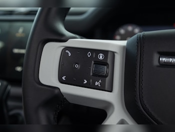 Used Land Rover Defender 2025 for sale - 79645843: Photo