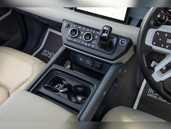 Used Land Rover Defender 110 2024 for sale - 78879052: Photo