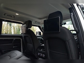 Used Land Rover Defender 110 2025 for sale - 78491637: Photo