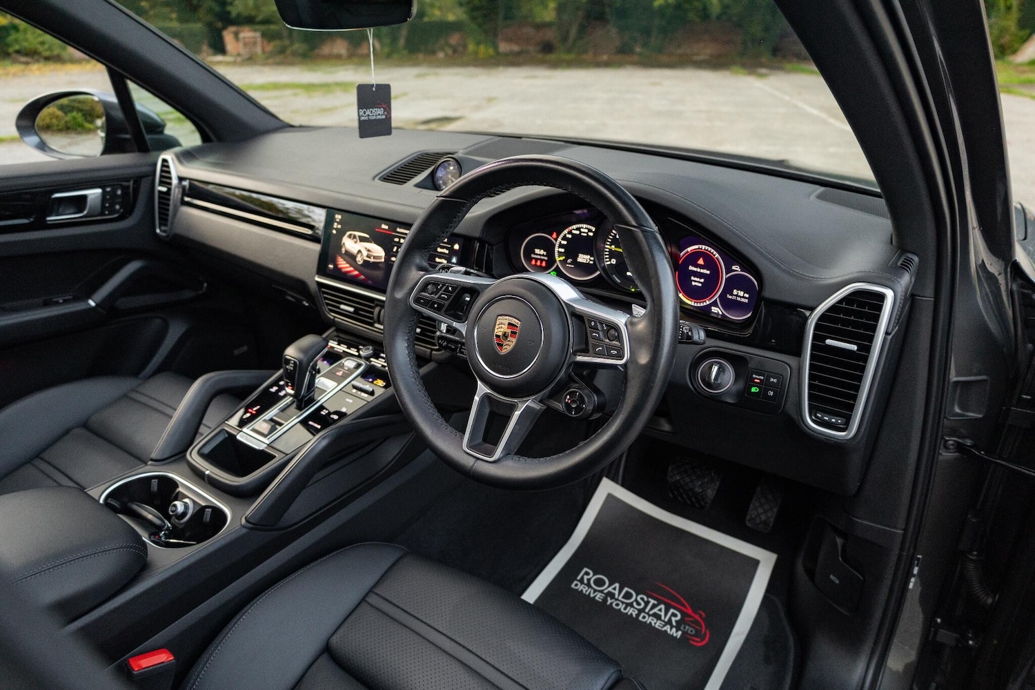 Used Porsche Cayenne 2023 for sale - 76326078: Photo 2