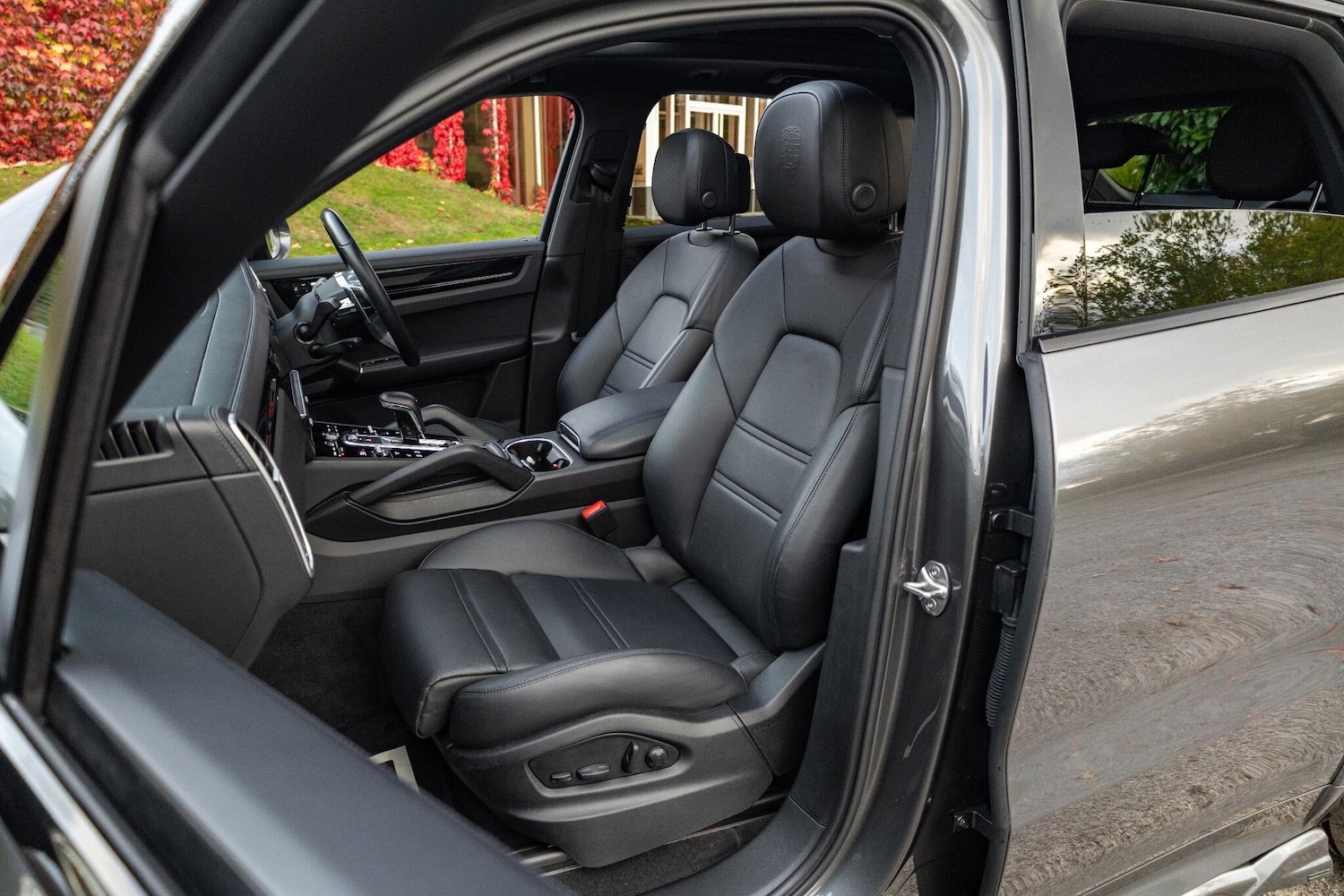 Used Porsche Cayenne 2023 for sale - 76326078: Photo 41