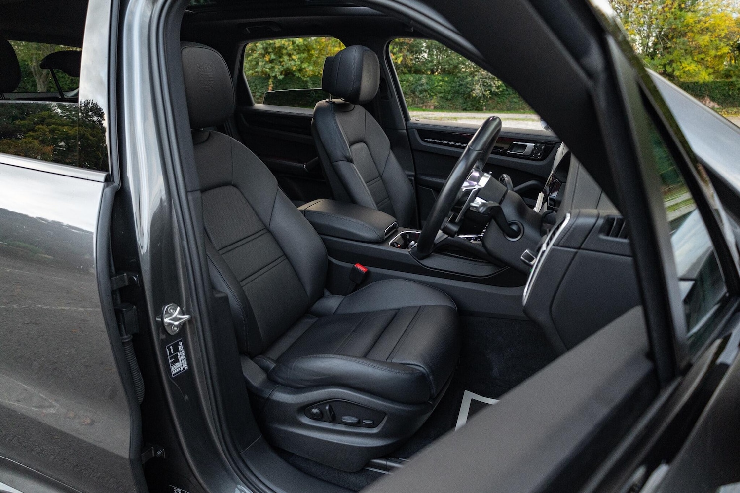 Used Porsche Cayenne 2023 for sale - 76326078: Photo 48