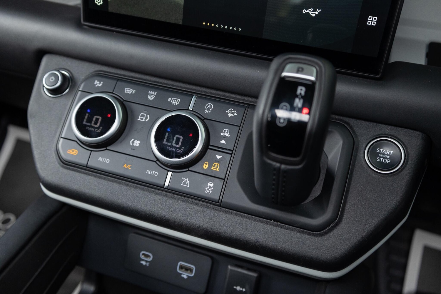 Used Land Rover Defender 2024 for sale - 76714193: Photo 10