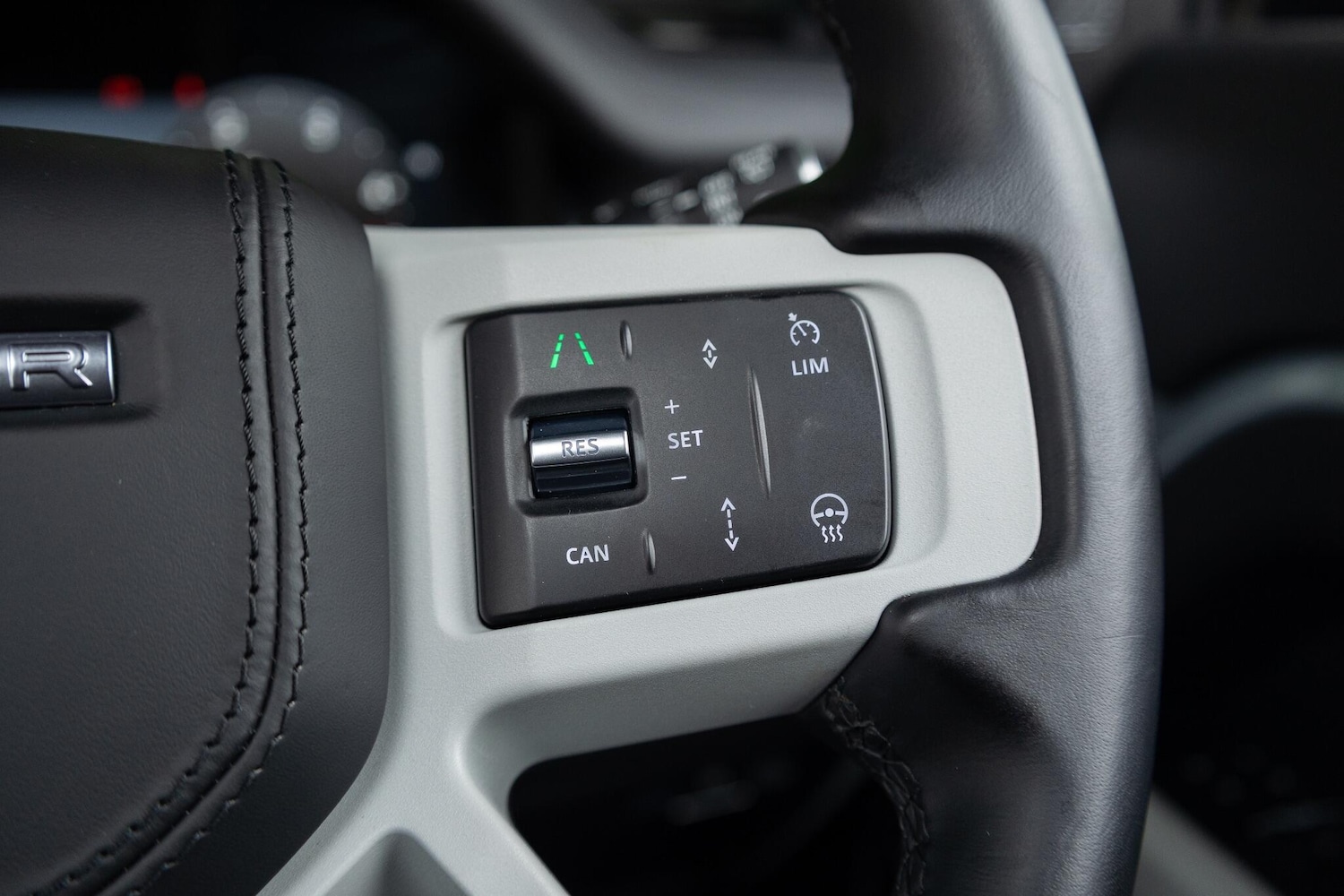 Used Land Rover Defender 2024 for sale - 76714193: Photo 13