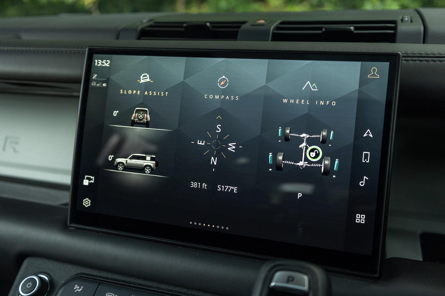 Used Land Rover Defender 2024 for sale - 76714193: Photo 17