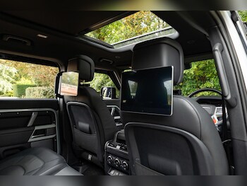 Used Land Rover Defender 110 2024 for sale - 76714193: Photo