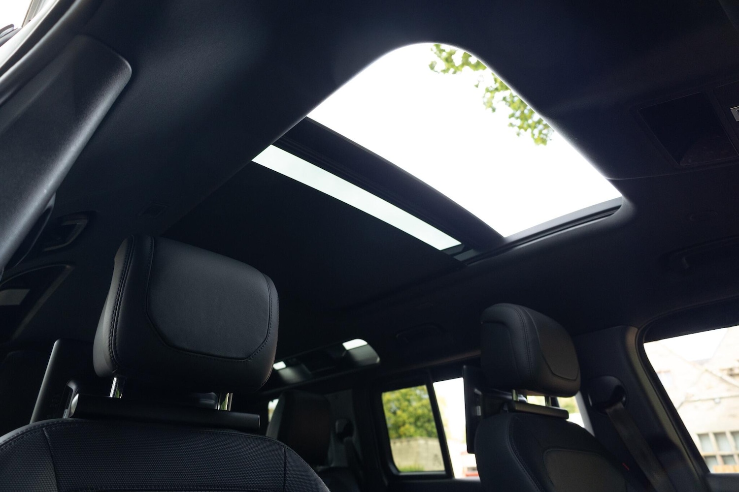 Used Land Rover Defender 2024 for sale - 76714193: Photo 38