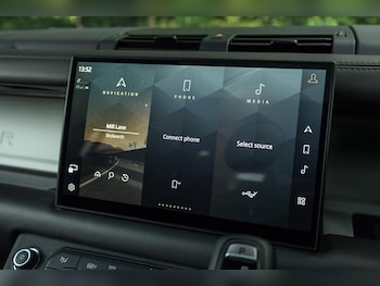 Used Land Rover Defender 110 2024 for sale - 76714193: Photo