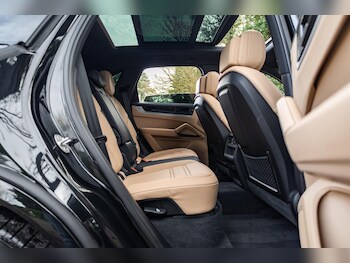 Used Porsche Cayenne 2024 for sale - 77723817: Photo