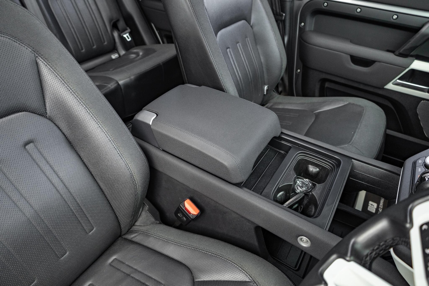 Used Land Rover Defender 110 2020 for sale - 76388223: Photo 14