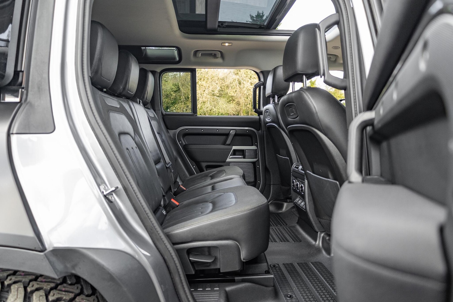 Used Land Rover Defender 110 2020 for sale - 76388223: Photo 15