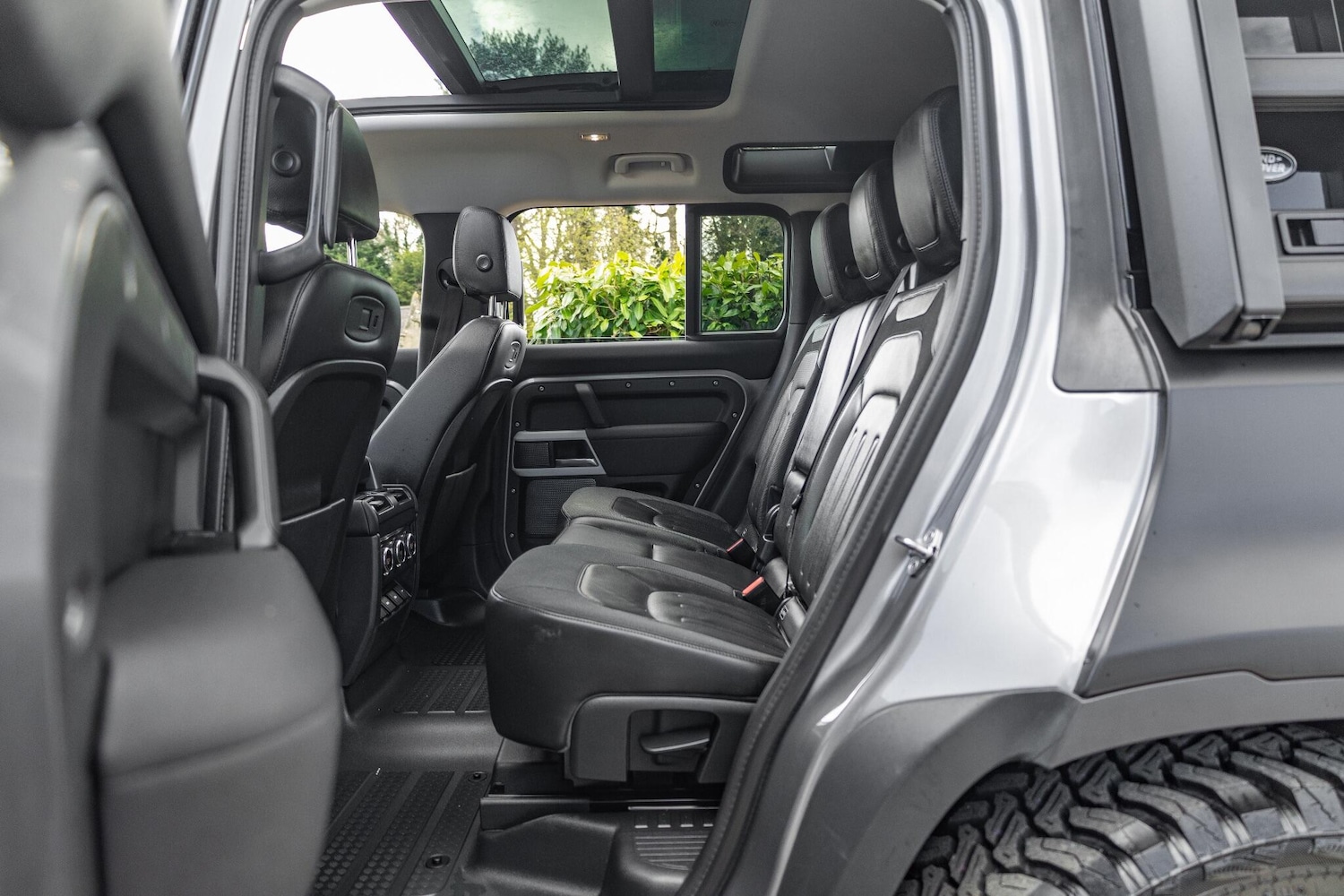 Used Land Rover Defender 110 2020 for sale - 76388223: Photo 24