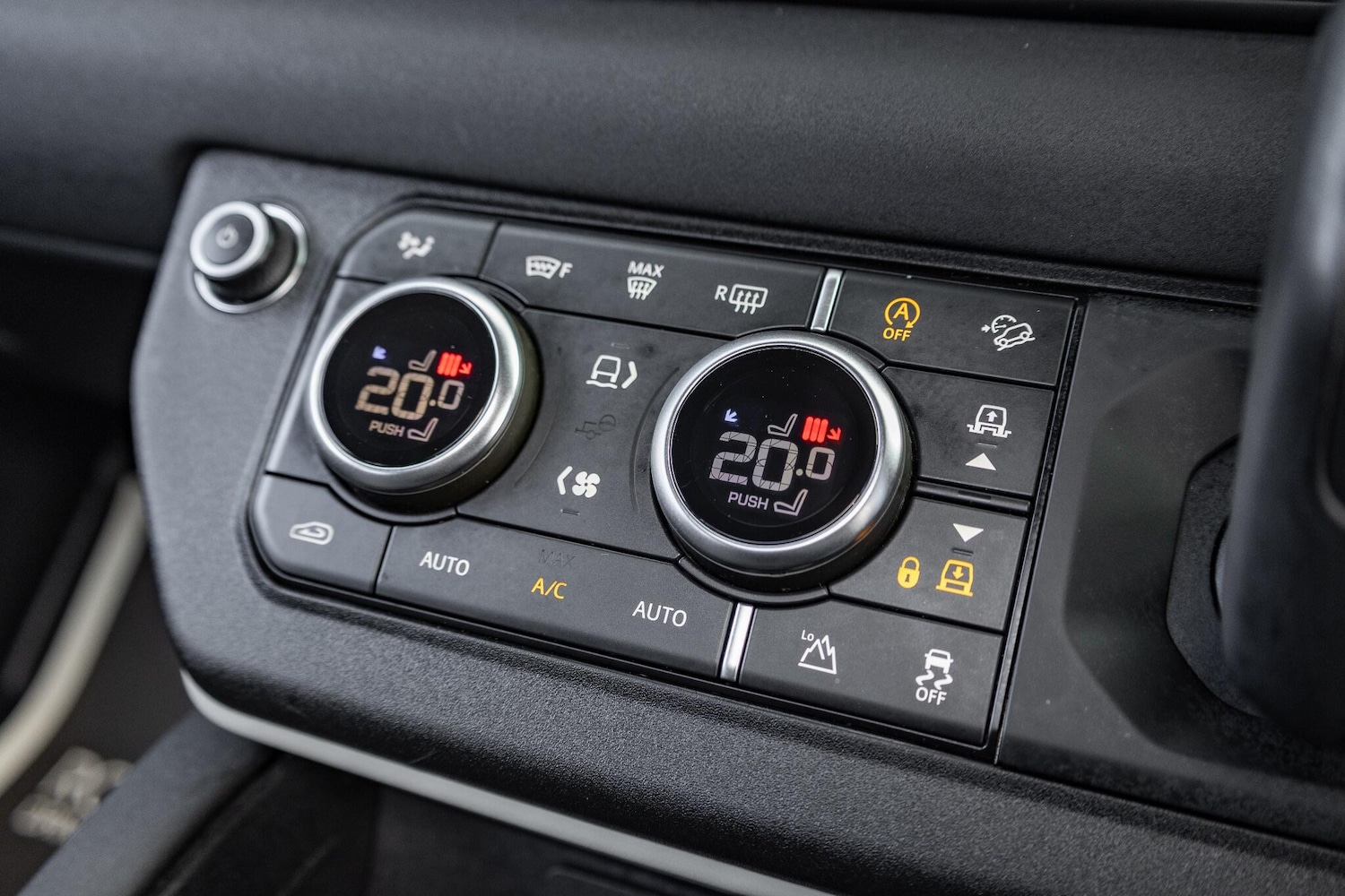 Used Land Rover Defender 110 2020 for sale - 76388223: Photo 30