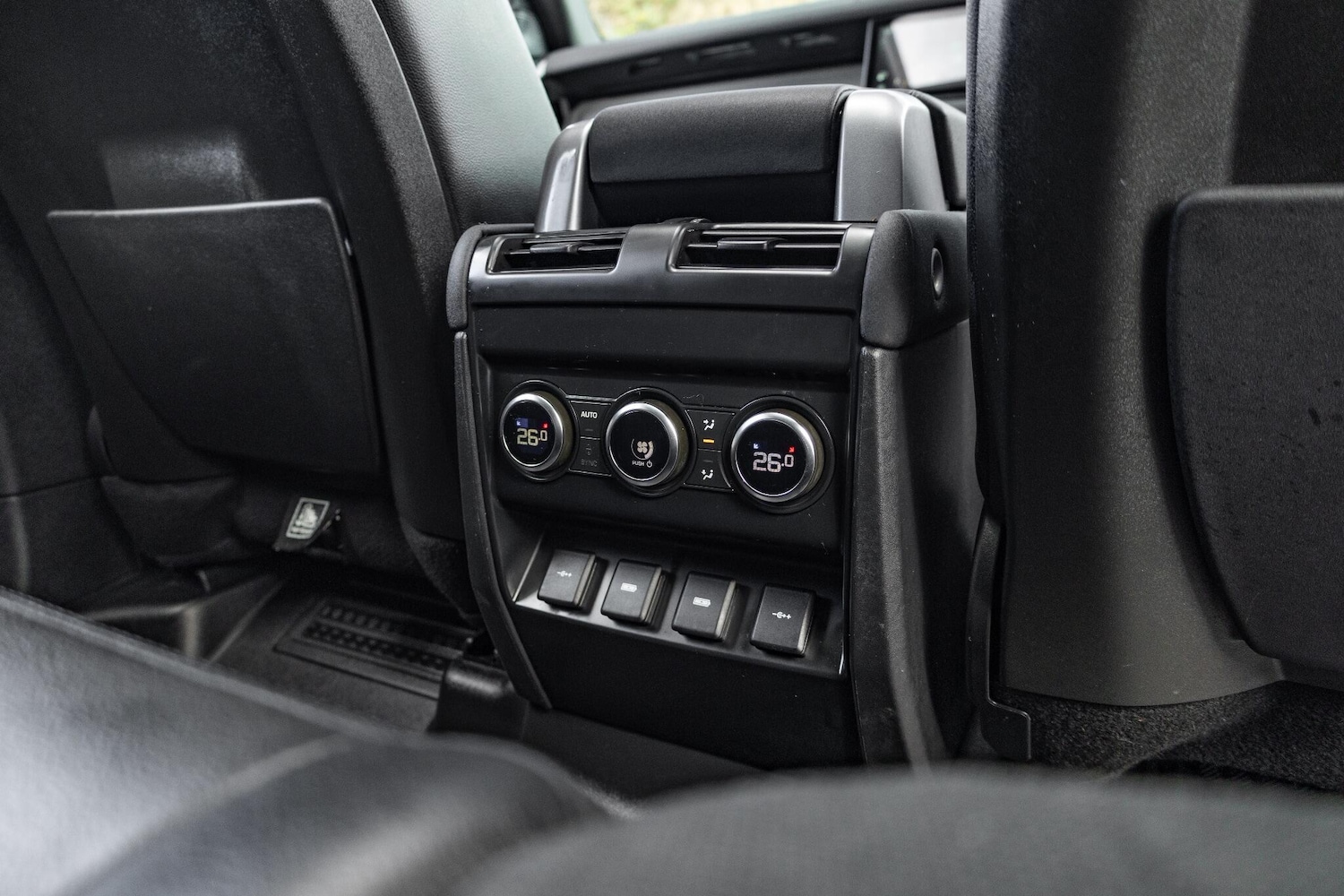 Used Land Rover Defender 110 2020 for sale - 76388223: Photo 5