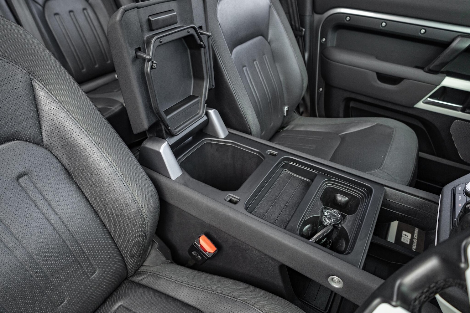 Used Land Rover Defender 110 2020 for sale - 76388223: Photo 9