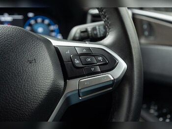 Used Volkswagen Amarok 2024 for sale - 78763491: Photo