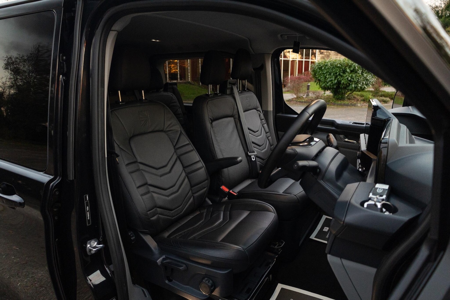 Used Ford Transit Custom 2024 for sale - 76702205: Photo 2