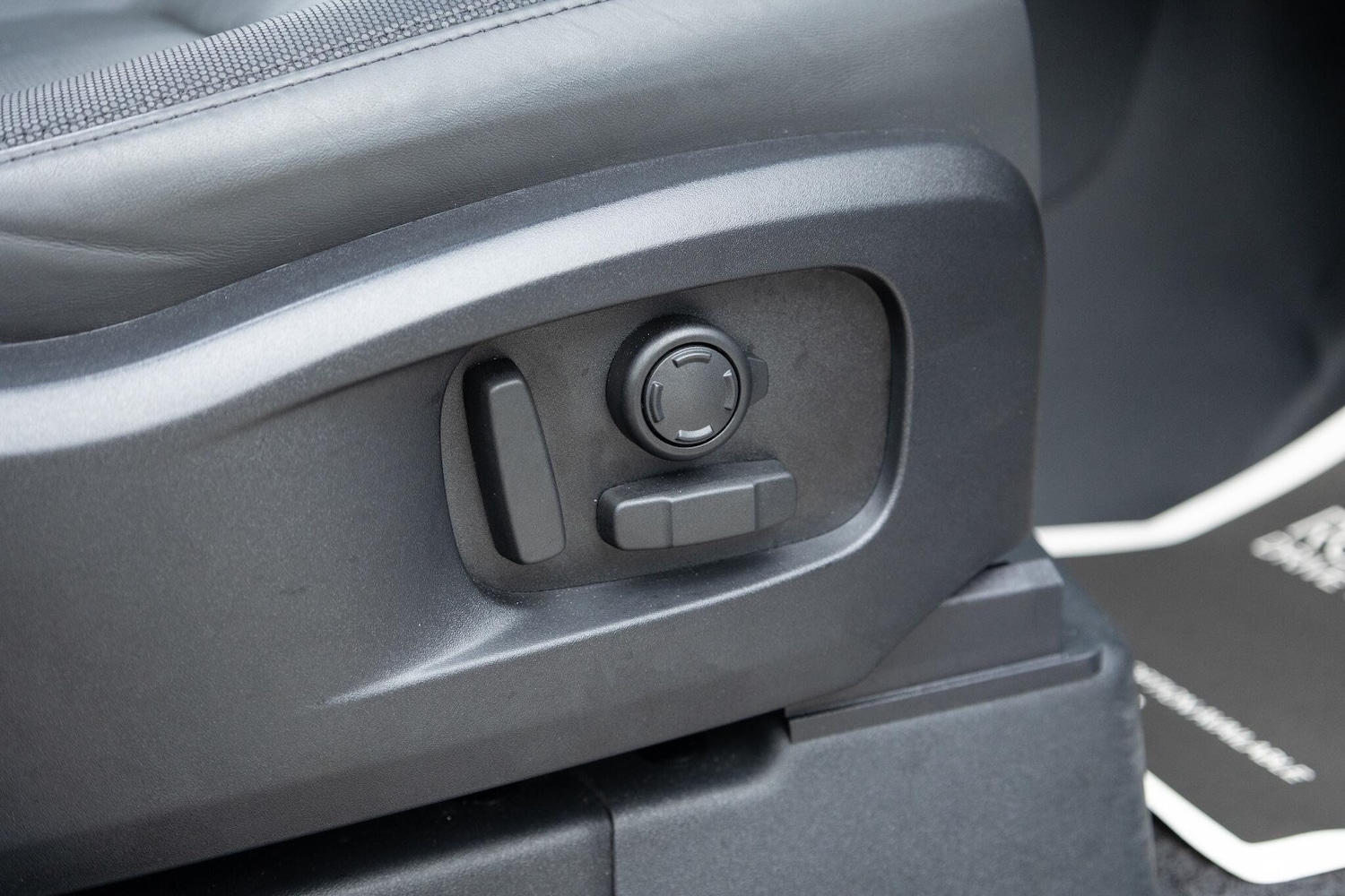 Used Land Rover Defender 2022 for sale - 76993818: Photo 15