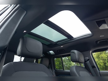 Used Land Rover Defender 2022 for sale - 76993818: Photo