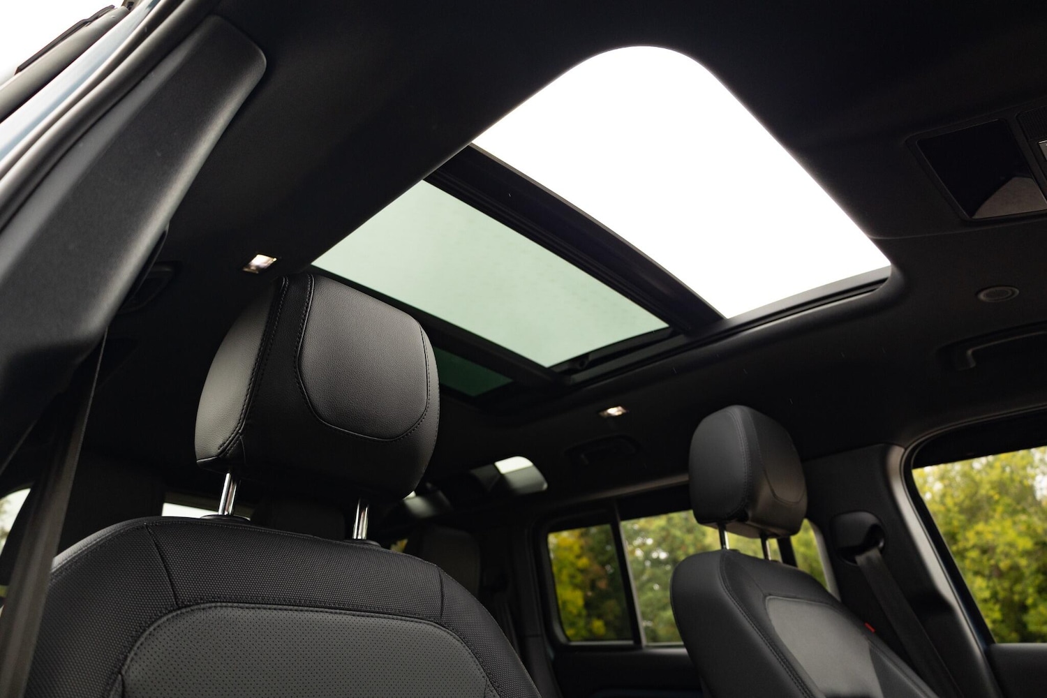 Used Land Rover Defender 2023 for sale - 76993044: Photo 43