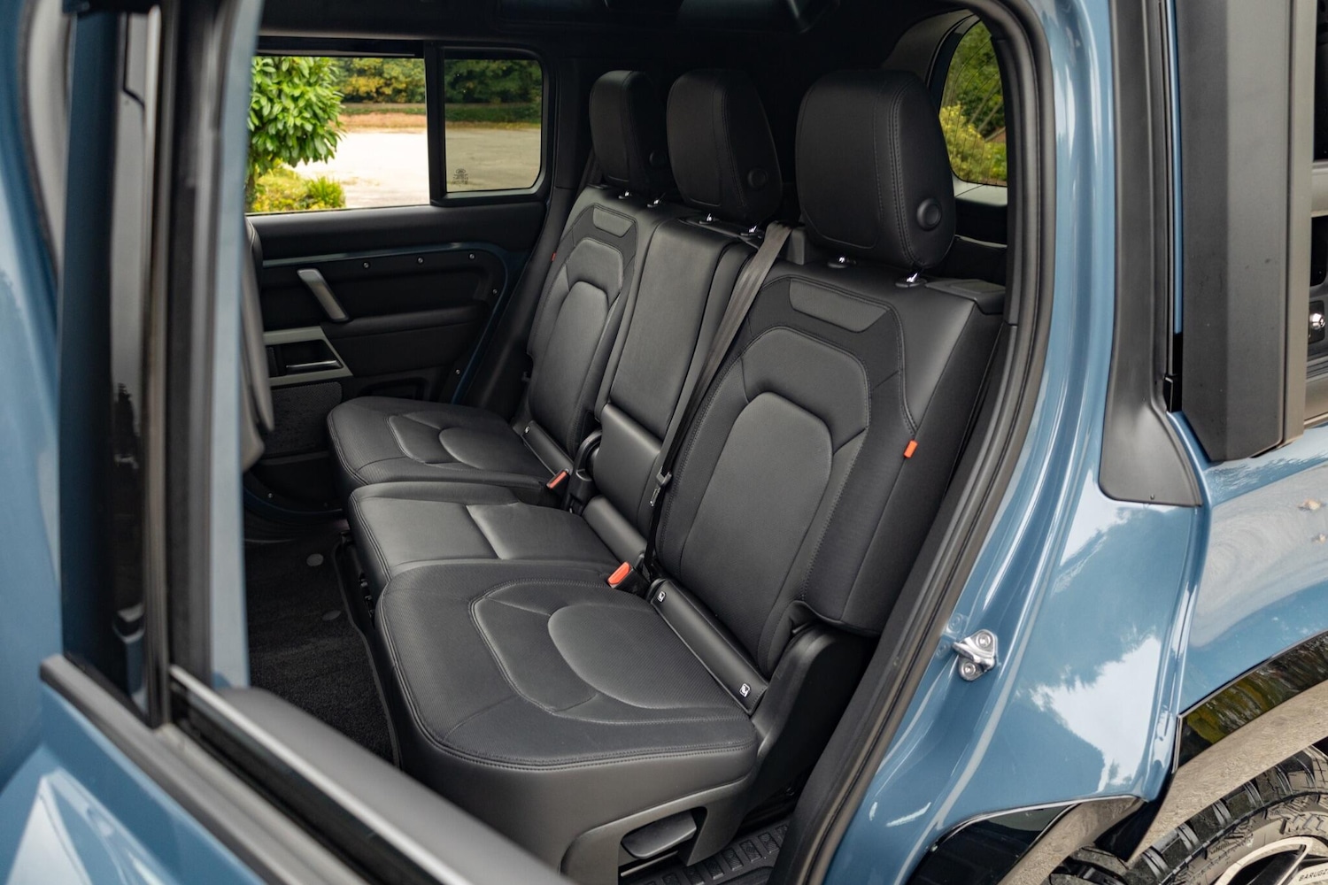 Used Land Rover Defender 2023 for sale - 76993044: Photo 5