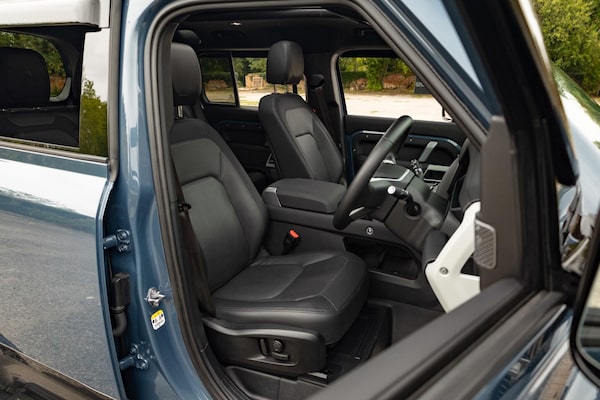 Used Land Rover Defender 2024 for sale - 76239137: Photo 2