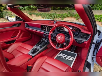 Used Porsche 911 2025 for sale - 79202194: Photo