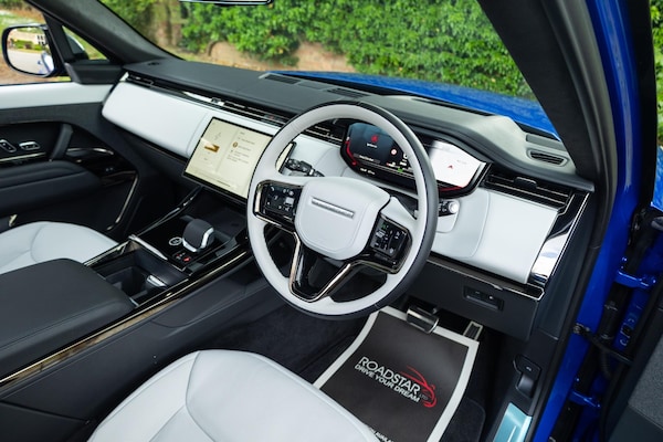 Used Land Rover Range Rover Sport 2025 for sale - 74958700: Photo 2