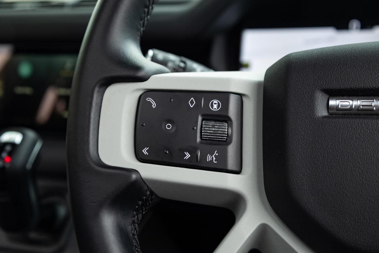 Used Land Rover Defender 2023 for sale - 77784115: Photo 10