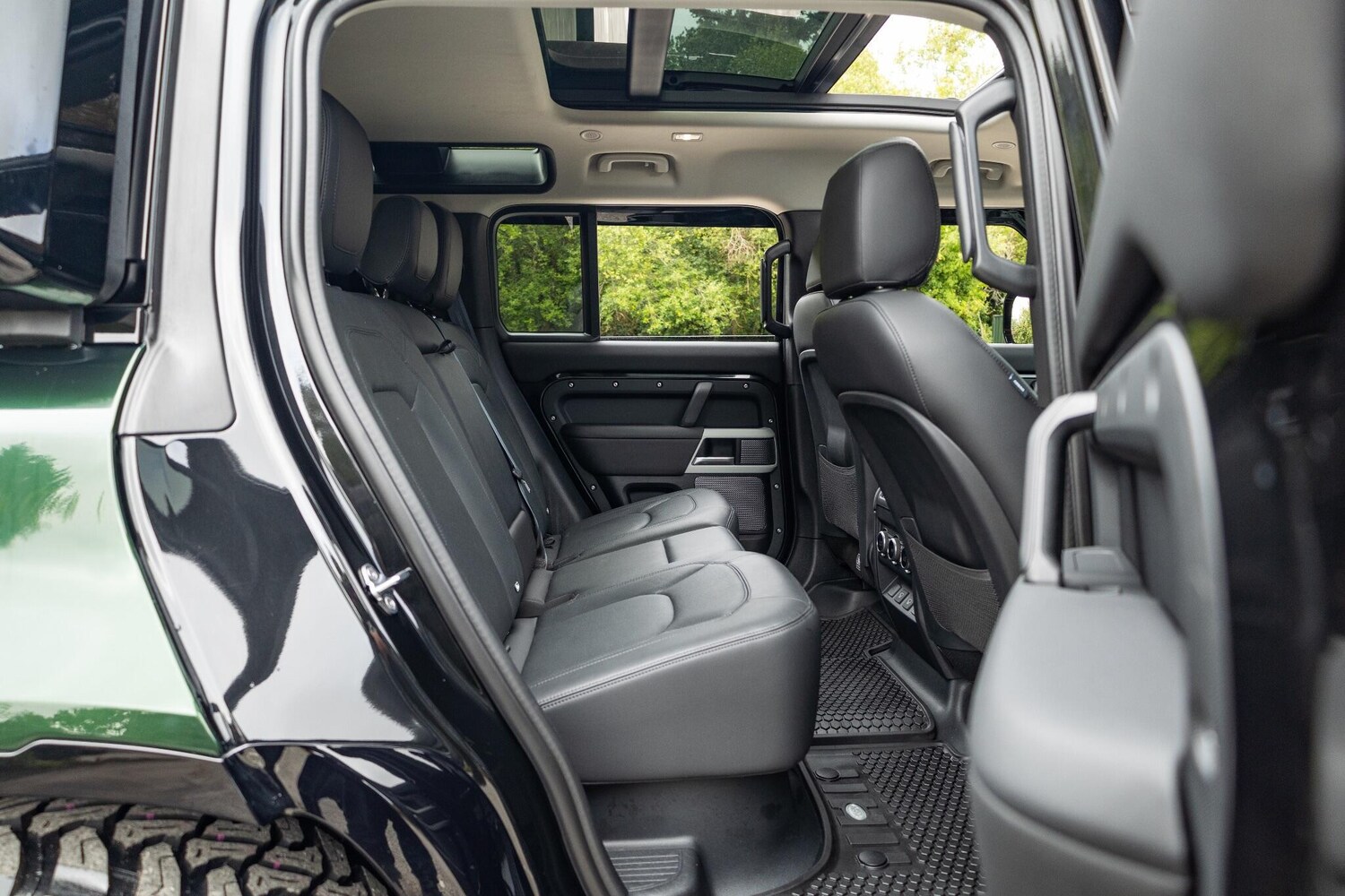 Used Land Rover Defender 2023 for sale - 77784115: Photo 17