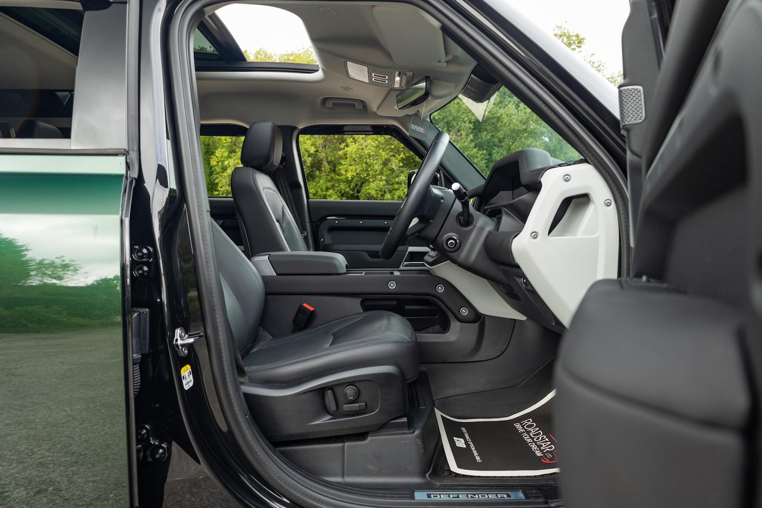 Used Land Rover Defender 2023 for sale - 77784115: Photo 3