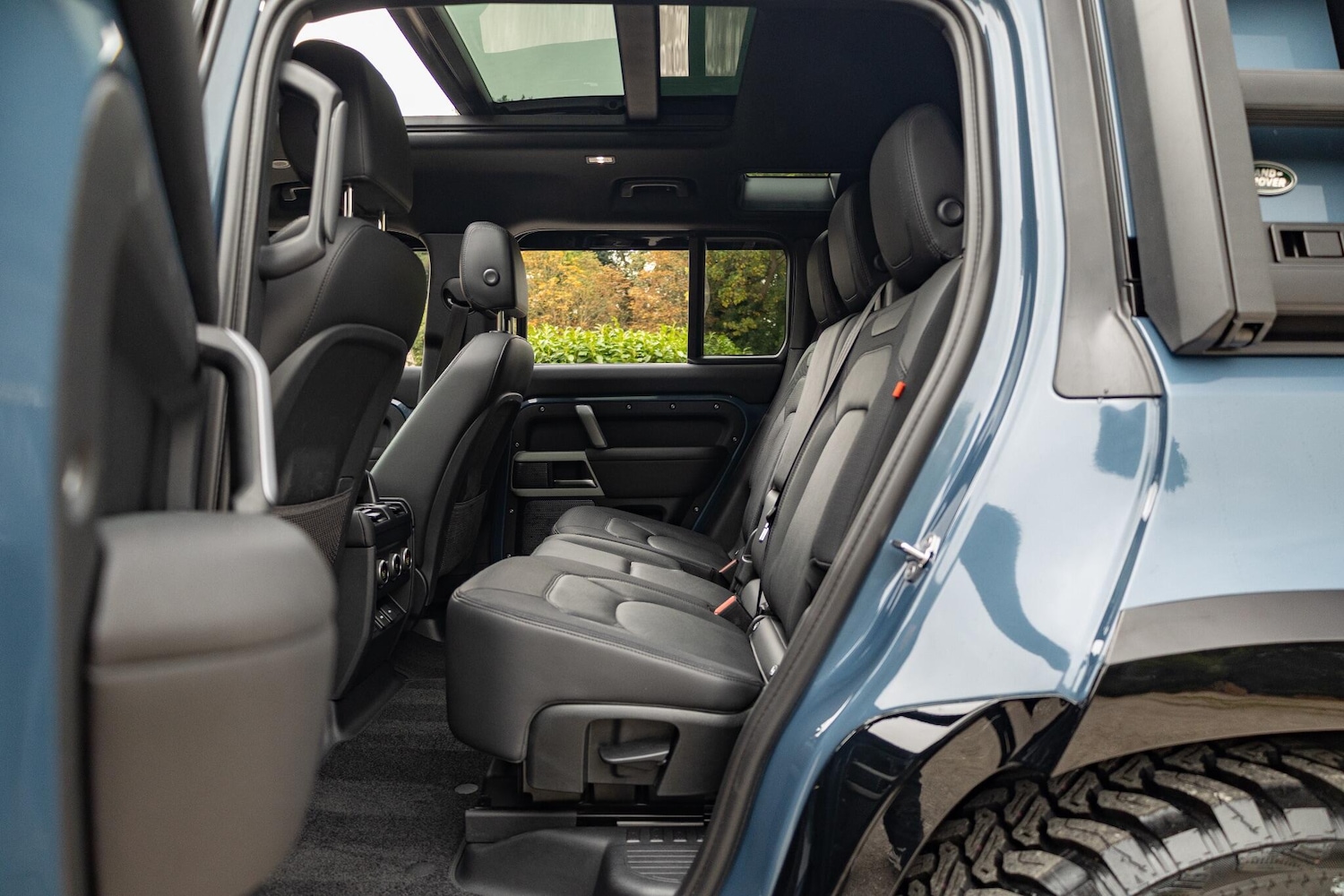 Used Land Rover Defender 110 2024 for sale - 77144367: Photo 3