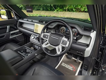 Used Land Rover Defender 110 2024 for sale - 75564217: Photo