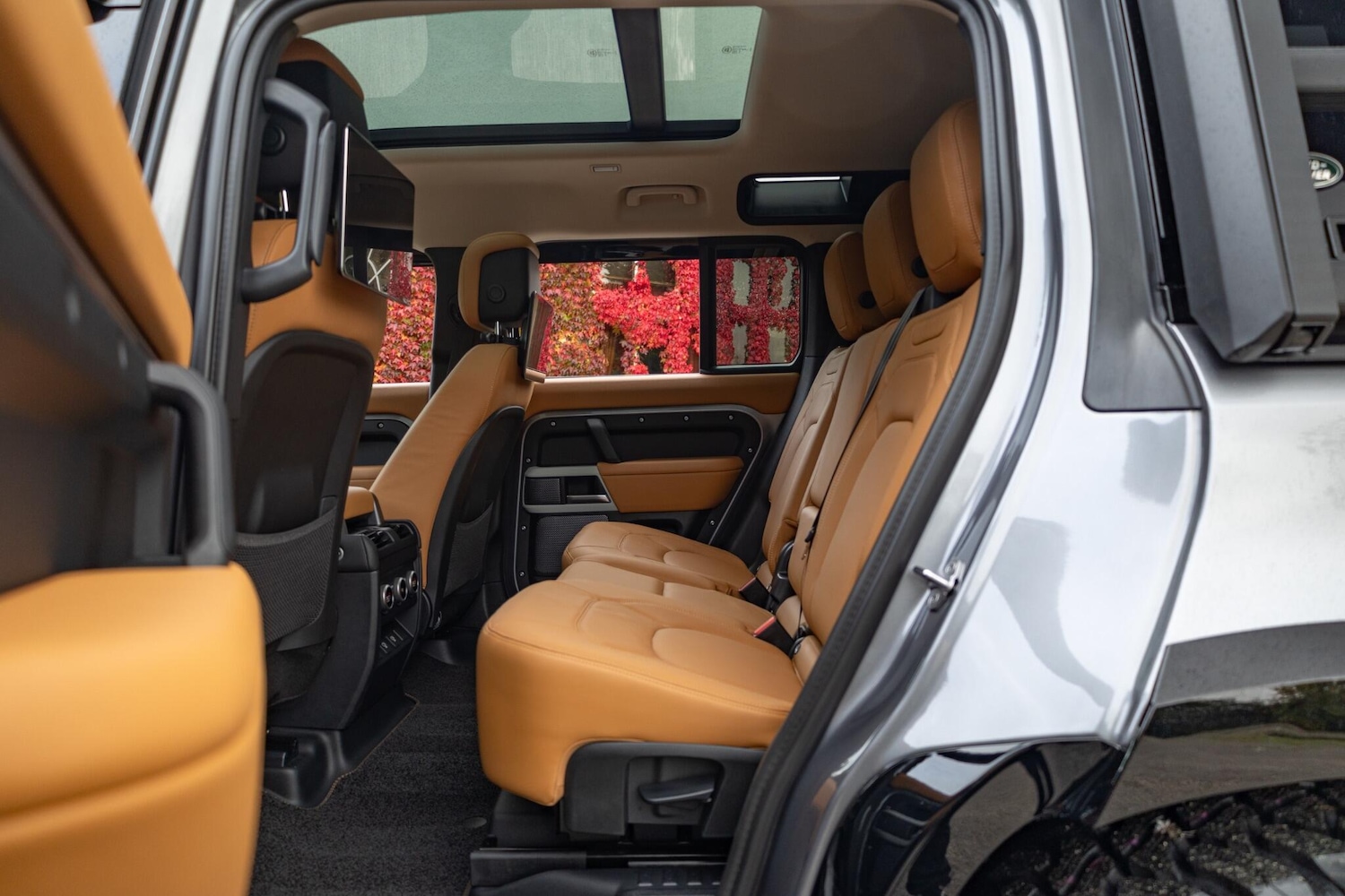 Used Land Rover Defender 110 for sale - 76825179: Photo 18