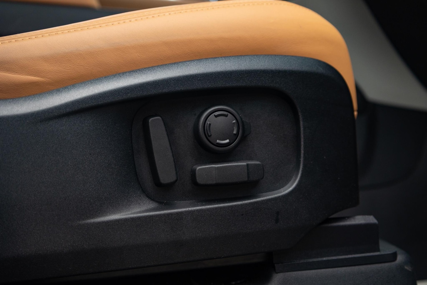 Used Land Rover Defender 110 for sale - 76825179: Photo 19